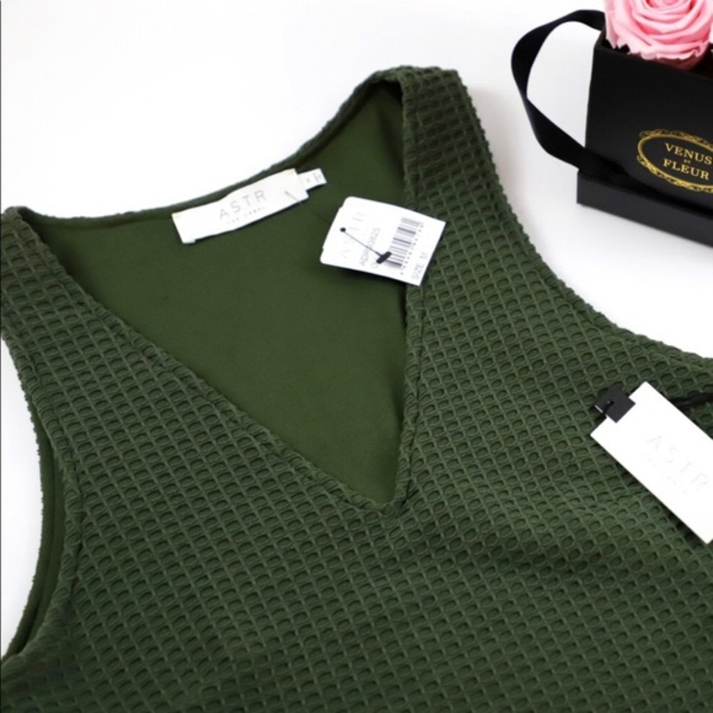 NWT ASTR Green Bodycon Sleeveless Mini Dress - Picture 3 of 6